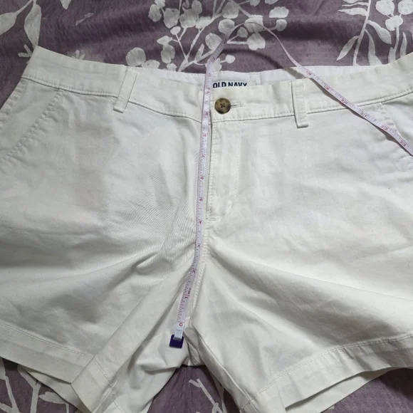 Old Navy White Classic Chino Shorts Women's Size 12 - Picture 12 of 14